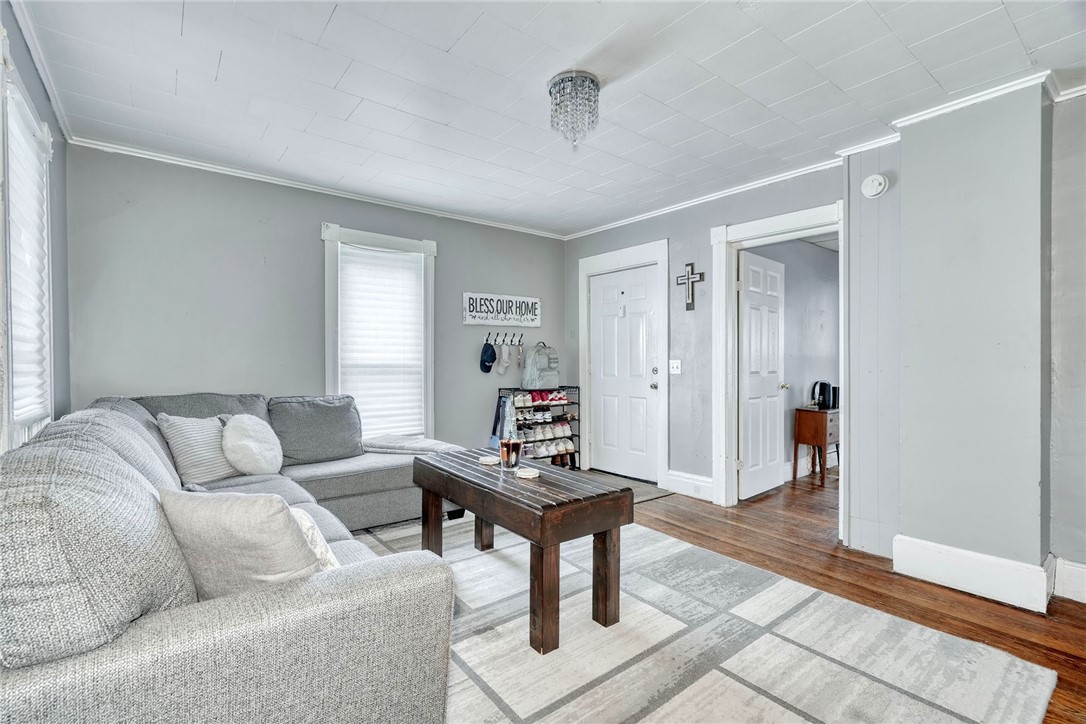 528 Post Avenue Rochester, NY 14619 - Photo 7 of 24