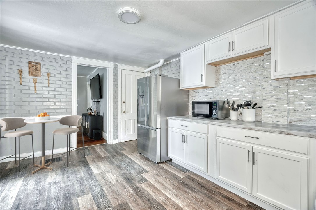 528 Post Avenue Rochester, NY 14619 - Photo 10 of 24