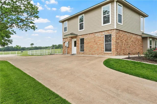 $975,000 | 1748 Downsville Road, Robinson, TX 76706