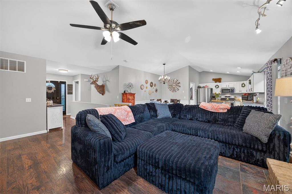 4826 Cedar Spring Drive Highland, IL 62249 - Photo 9 of 54