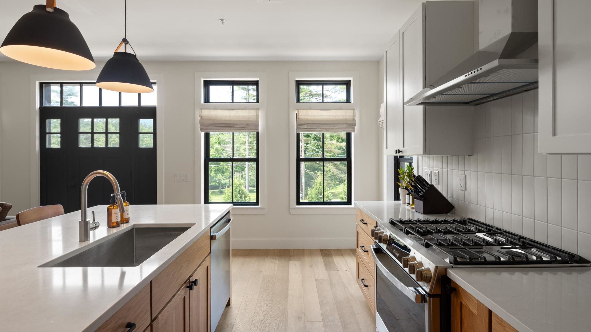 3148 Mountain Road, Unit B Stowe, VT 05672 - Photo 5 of 60