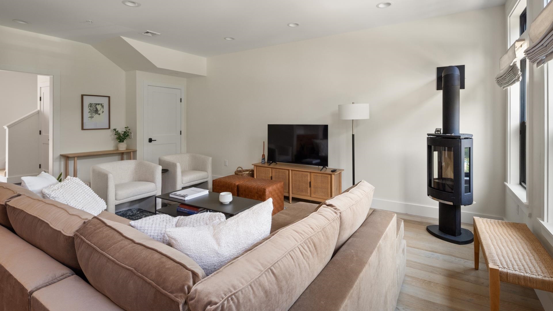 3148 Mountain Road, Unit B Stowe, VT 05672 - Photo 9 of 60