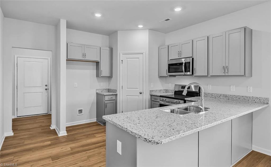 516 Raspberry Hl Drive Winston-Salem, NC 27106 - Photo 3 of 22 Gallery Image 3