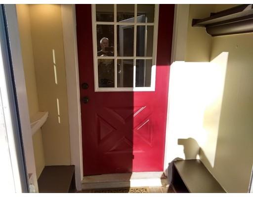 31 Echo Road Brimfield, MA 01010 - Photo 6 of 26 a view of entryway