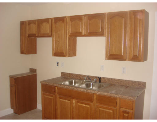 145 Colton Street Springfield, MA 01109 - Photo 3 of 16 Gallery Image 3