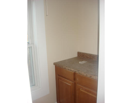 145 Colton Street Springfield, MA 01109 - Photo 4 of 16 Gallery Image 4