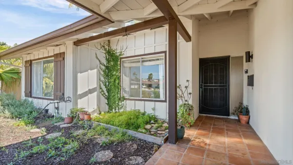 $4,275 | 1695 Kenora Drive, Escondido, CA 92027