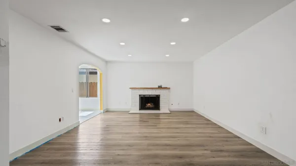 $4,275 | 1695 Kenora Drive, Escondido, CA 92027