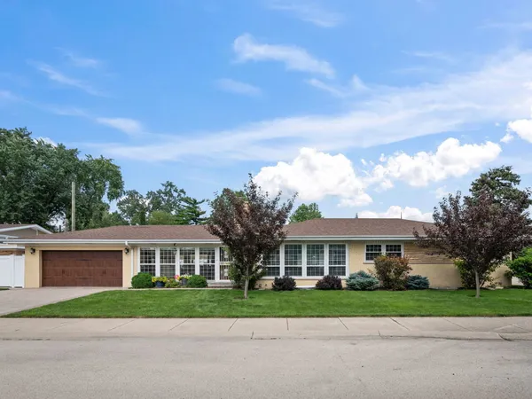 $959,900 | 6301 North Keating Avenue, Chicago, IL 60646