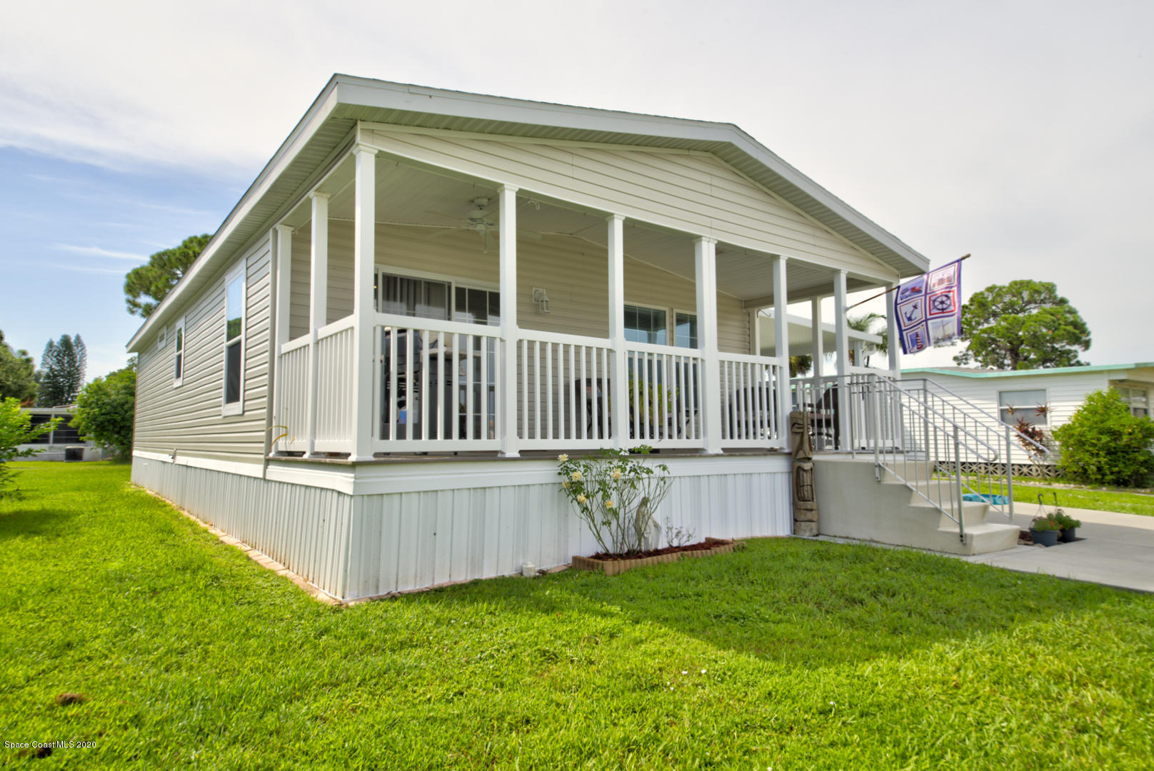 1256 Shell Court Northeast Palm Bay, FL 32907 - Photo 2 of 40 front of house left