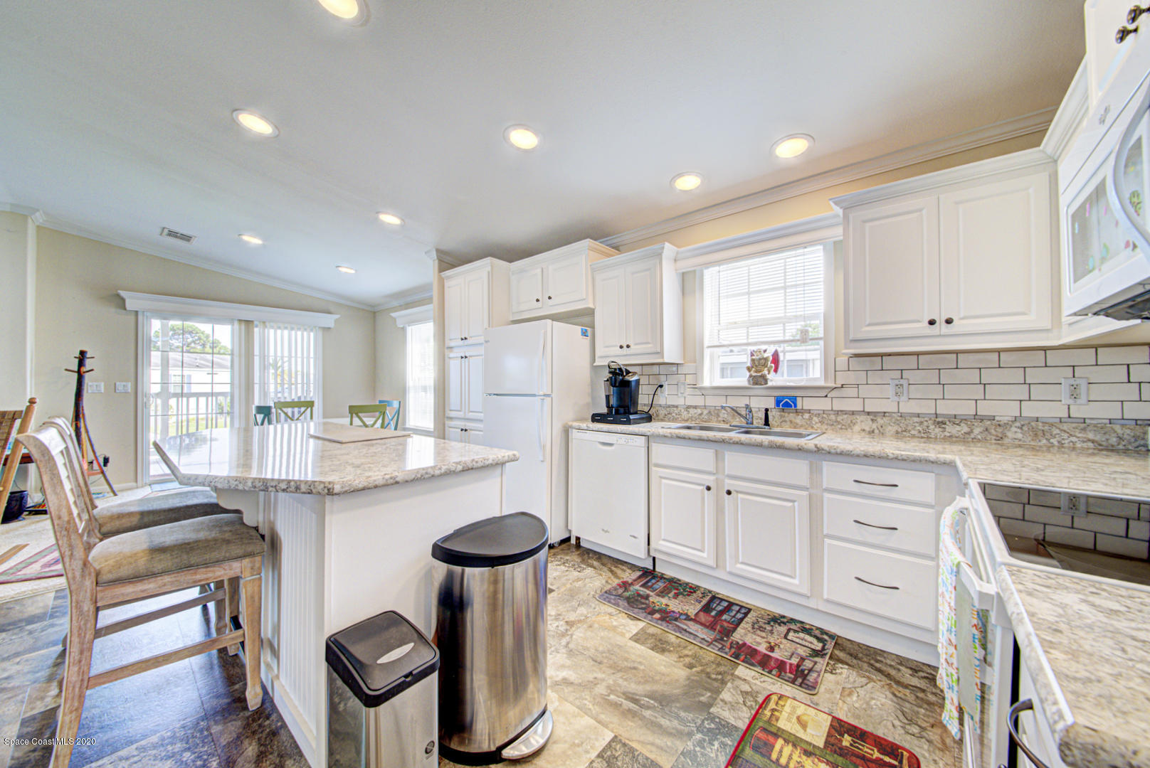 1256 Shell Court Northeast Palm Bay, FL 32907 - Photo 22 of 40 kitchen