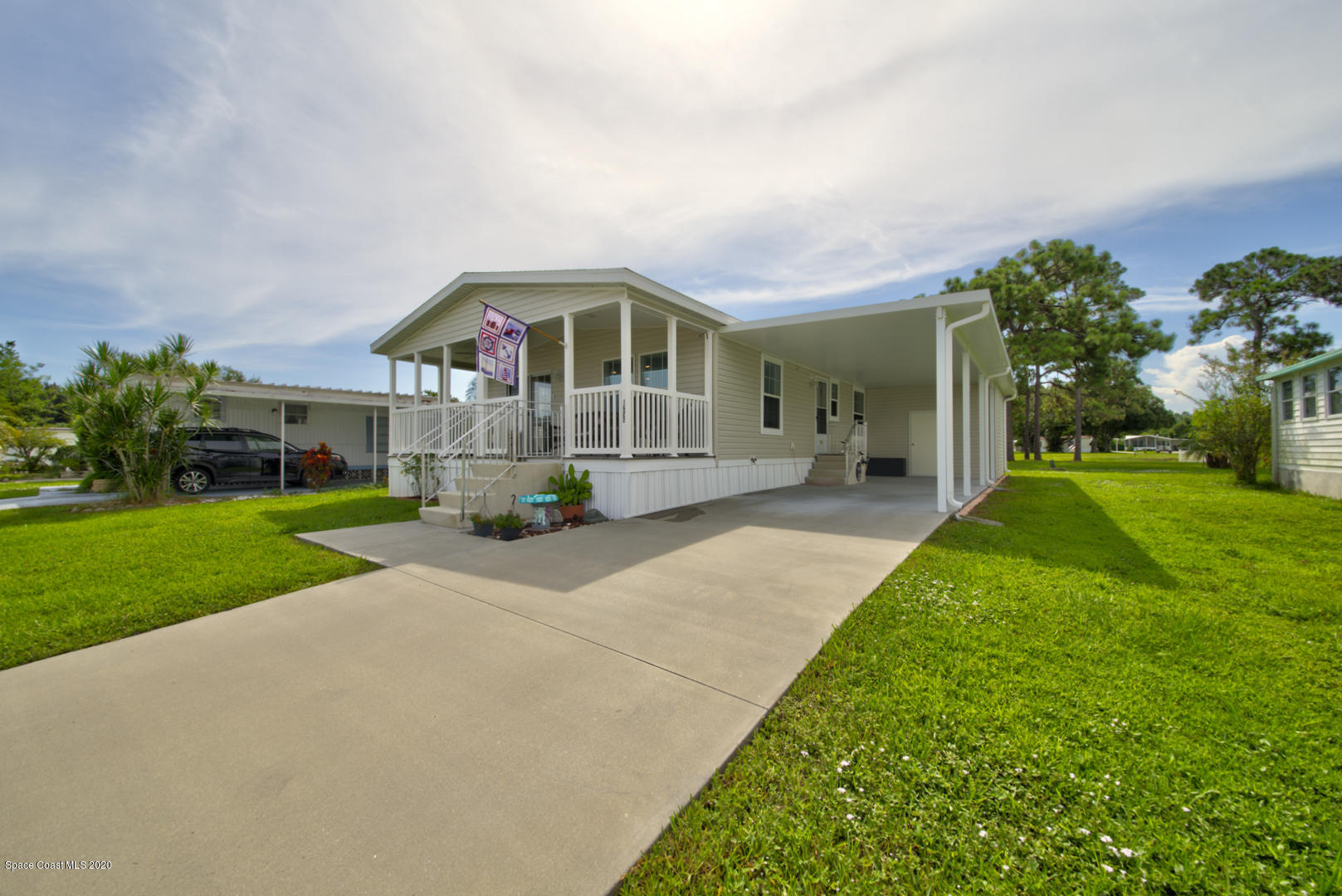 1256 Shell Court Northeast Palm Bay, FL 32907 - Photo 5 of 40 front yard right