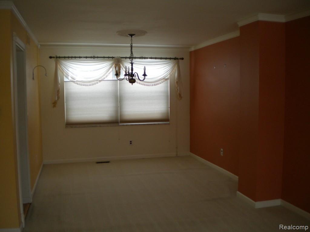 24288 Kings Pointe Novi, MI 48375 - Photo 5 of 15 DSCN2908.jpg