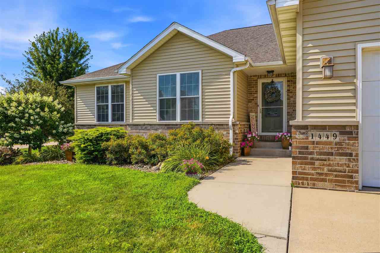 1449 Ridgeview Court Washington, IA 52353 - Photo 2 of 34 Gallery Image 2