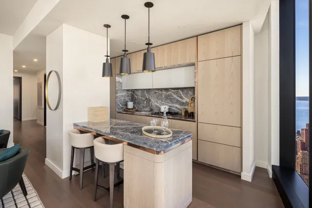 a very nice looking room with a chair