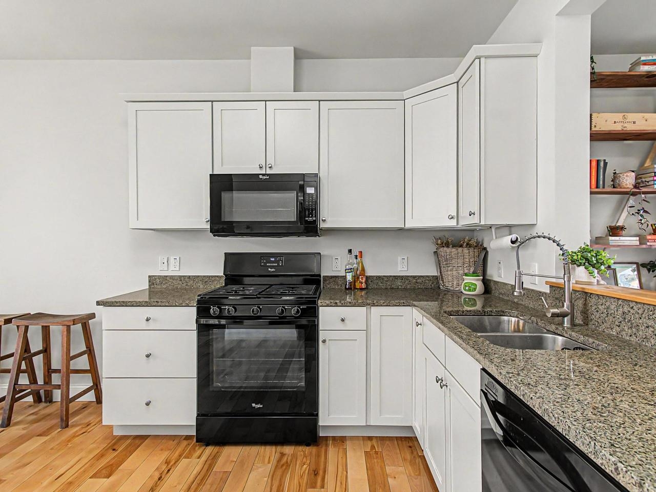 123 South Jefferson Road South Burlington, VT 05403 - Photo 12 of 35