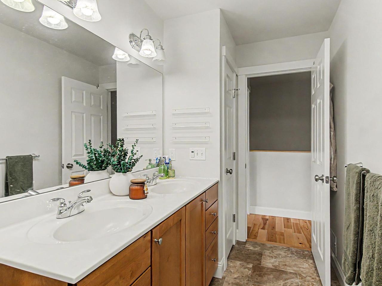 123 South Jefferson Road South Burlington, VT 05403 - Photo 28 of 35