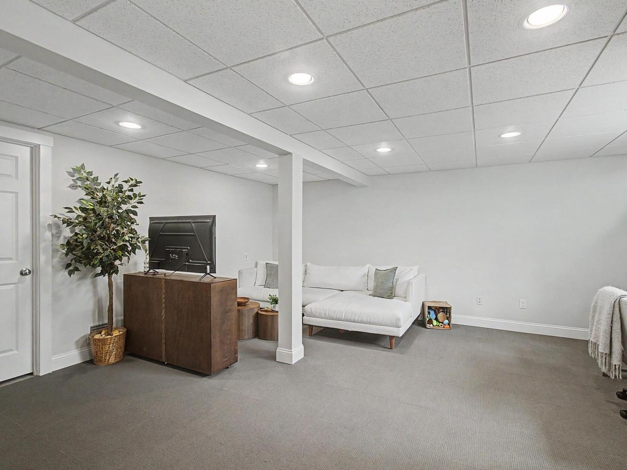 123 South Jefferson Road South Burlington, VT 05403 - Photo 31 of 35