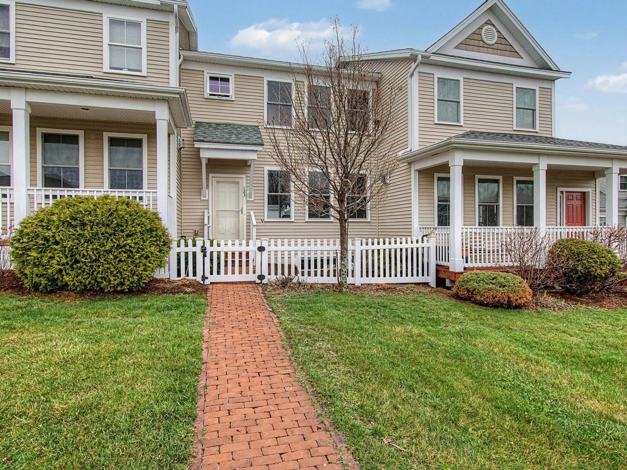 123 South Jefferson Road South Burlington, VT 05403 - Photo 5 of 35