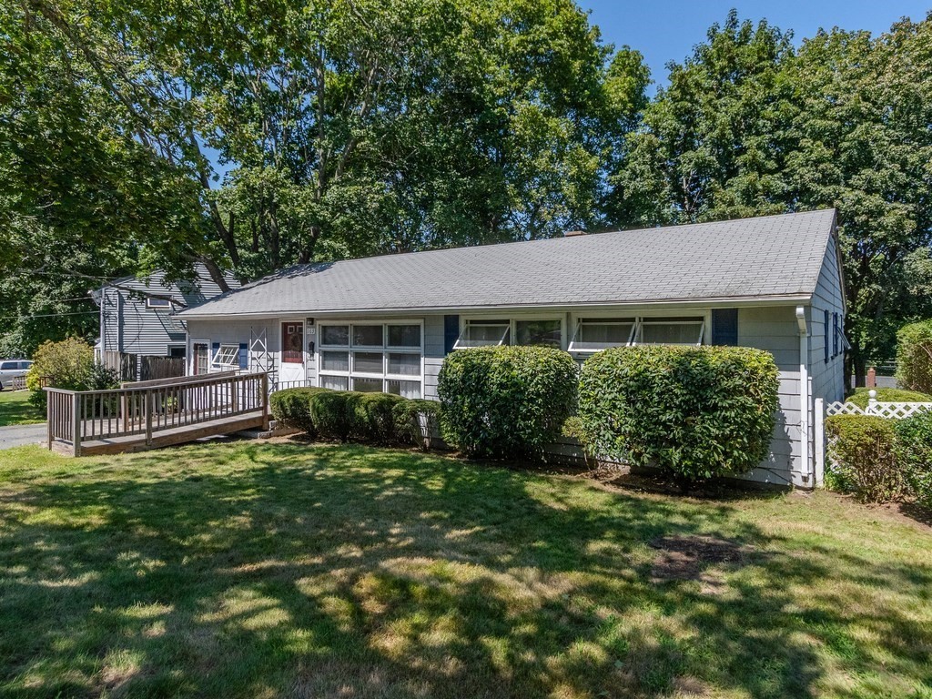 163 Ravenswood Road Waltham, MA 02453 - Photo 24 of 27 Gallery Image 24
