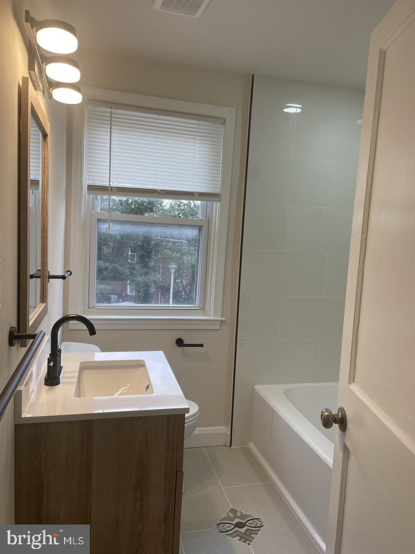 922 Dartmouth Road, Unit 2 Baltimore, MD 21212 - Photo 11 of 12 Gallery Image 11
