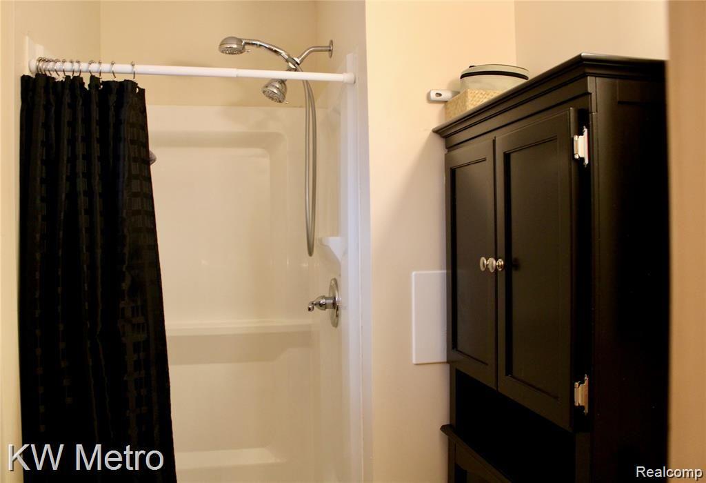 28408 Bay Tree Road Farmington Hills, MI 48334 - Photo 11 of 22