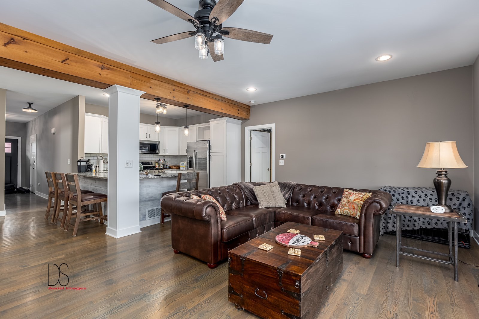 14 Waterside Way Ottawa, IL 61350 - Photo 22 of 36 a living room with furniture and wooden floor