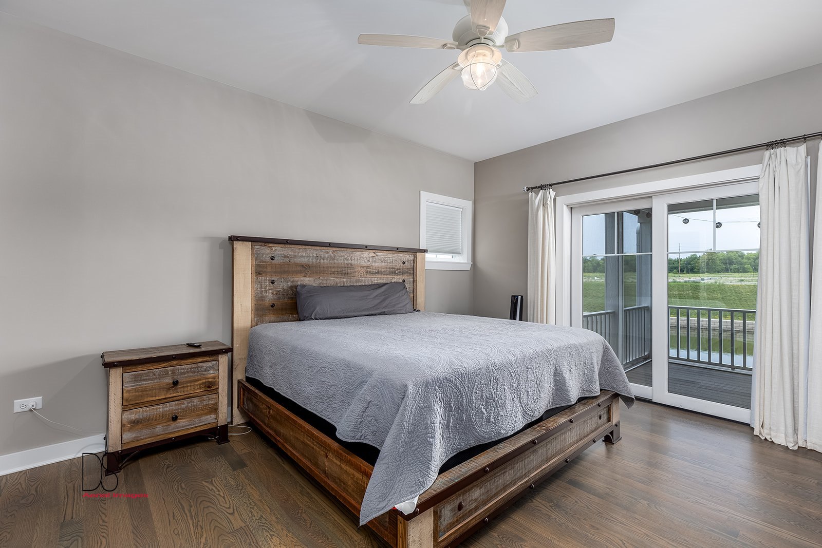 14 Waterside Way Ottawa, IL 61350 - Photo 25 of 36 a bed sitting in a bedroom next to a window