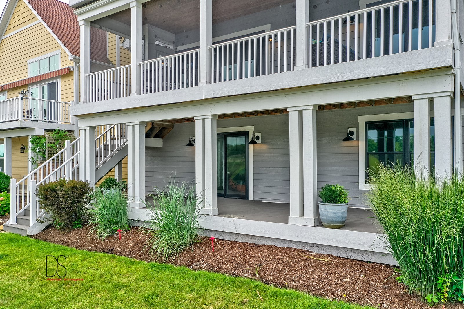 14 Waterside Way Ottawa, IL 61350 - Photo 8 of 36 a view of a house with brick walls and a yard with plants