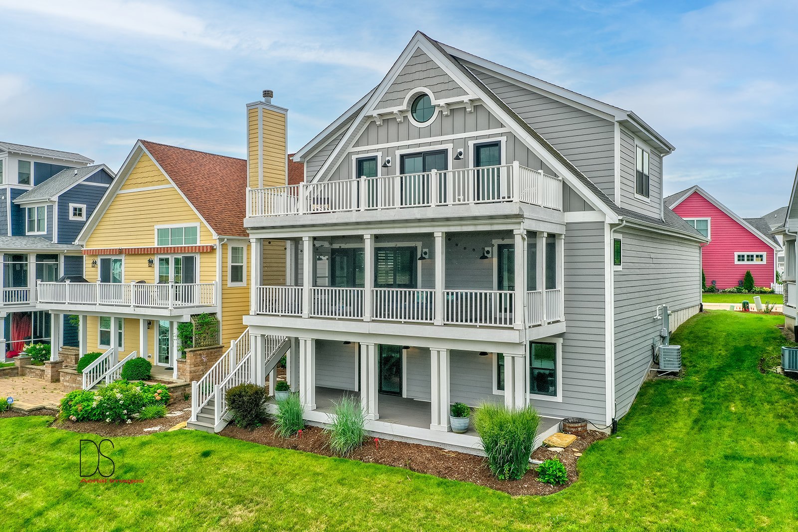 14 Waterside Way Ottawa, IL 61350 - Photo 9 of 36 a front view of a house with a yard and potted plants