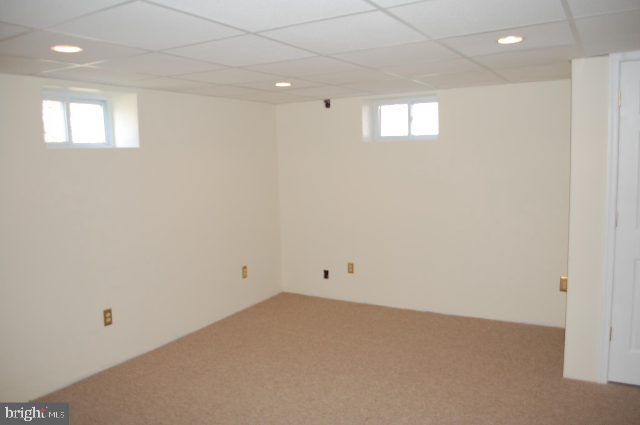 1707 Pin Oak Road Parkville, MD 21234 - Photo 11 of 16