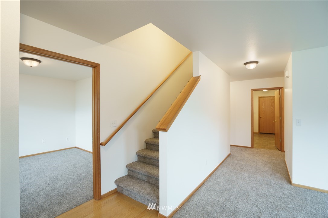 2219 Riley Road Mount Vernon, WA 98274 - Photo 9 of 28 Gallery Image 9