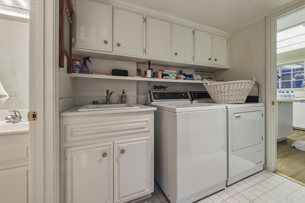 2073 Willow Glen Road Fallbrook, CA 92028 - Photo 11 of 34 Laundry Room