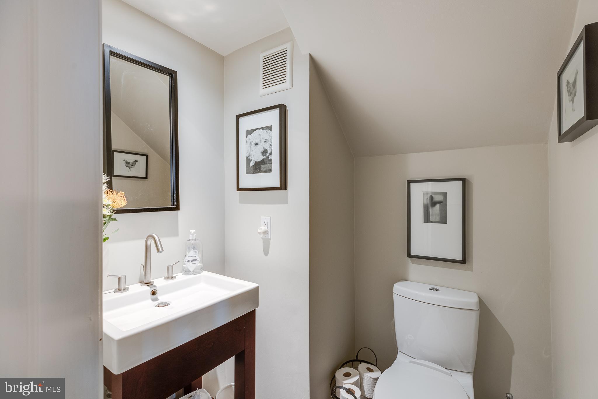 2015 Stone Ridge Lane Villanova, PA 19085 - Photo 30 of 67 powder room