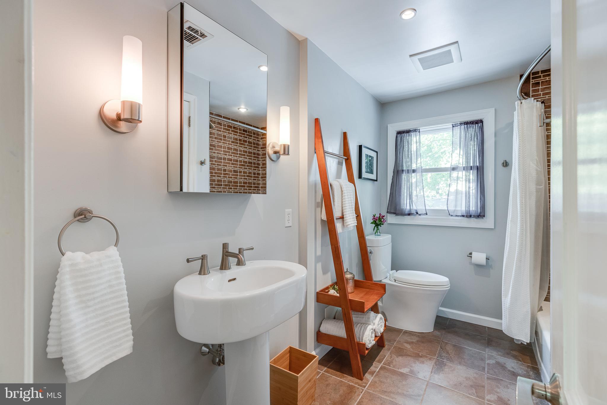 2015 Stone Ridge Lane Villanova, PA 19085 - Photo 54 of 67 Bathroom #3