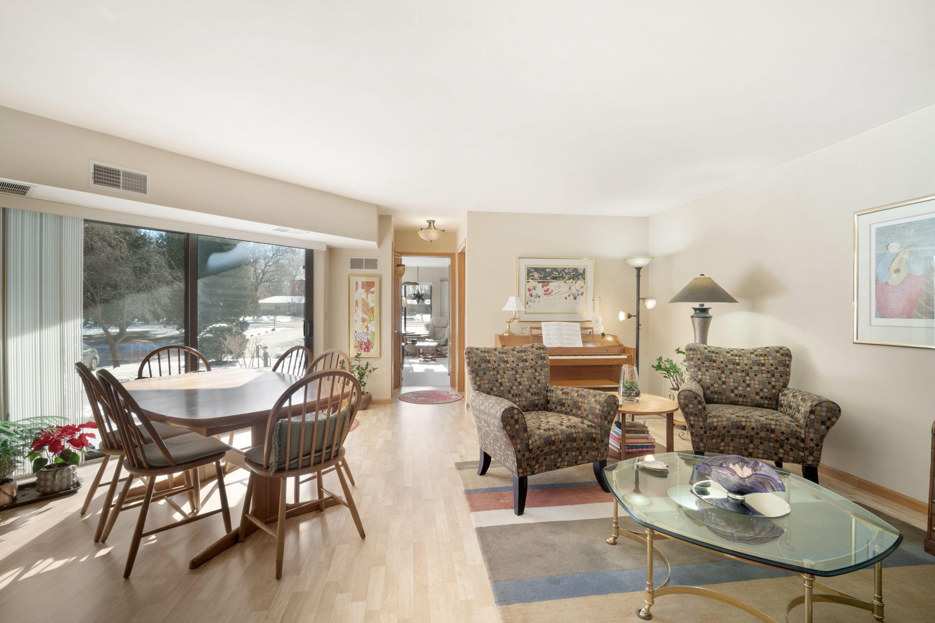 1600 West Green Tree Road, Unit 118 Glendale, WI 53209 - Photo 2 of 27 Living/Dining Room