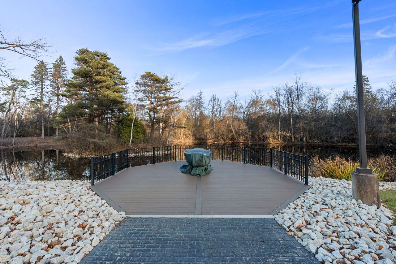 1600 West Green Tree Road, Unit 118 Glendale, WI 53209 - Photo 26 of 27 Pond