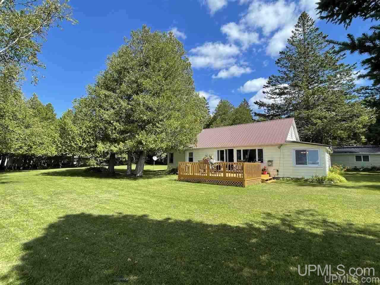 769 N East Gulliver Lake Road Gulliver, MI 49840 - Photo 1 of 28