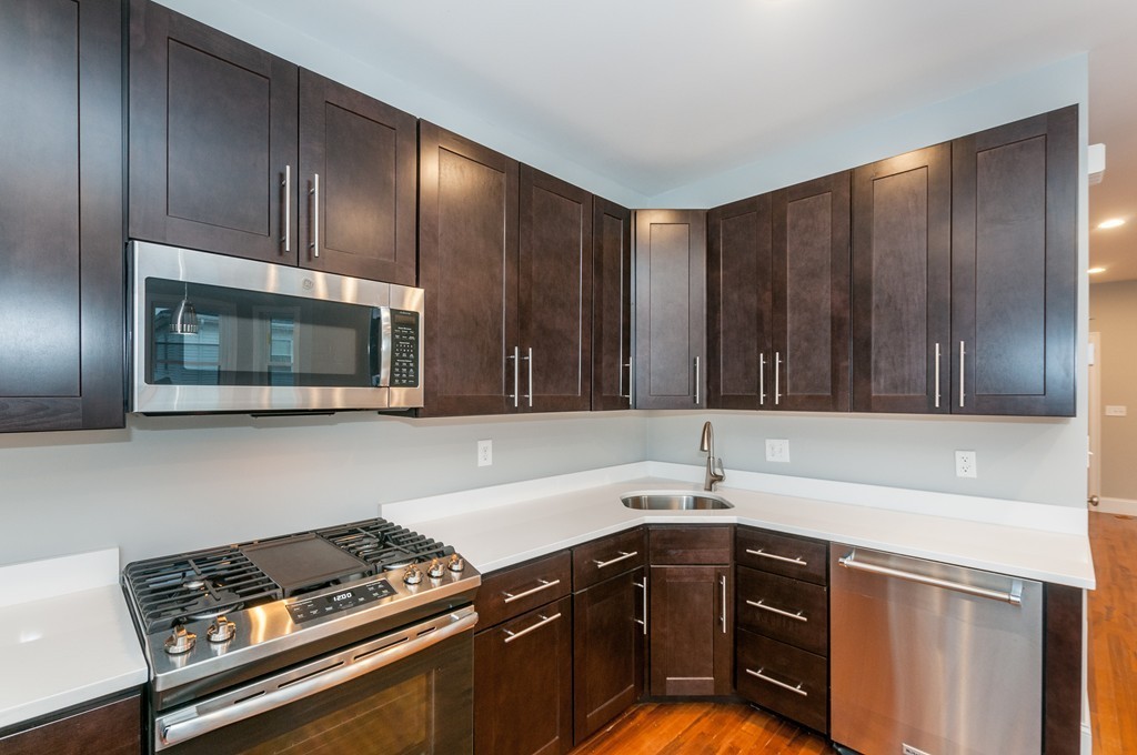 21 Sylvester Road Boston, MA 02122 - Photo 8 of 27 Gallery Image 8