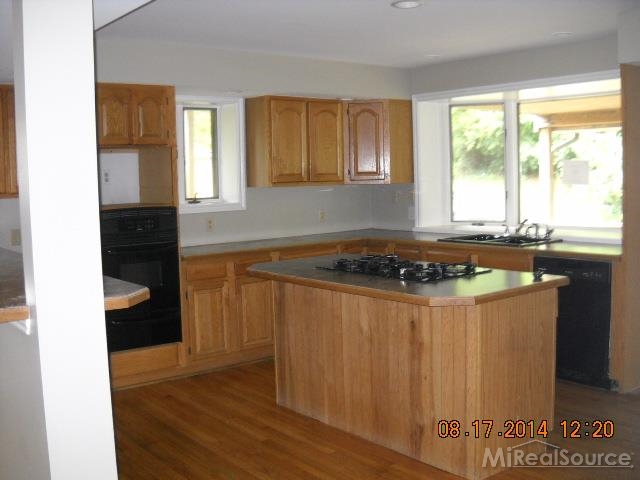 4658 Klam Road Columbiaville, MI 48421 - Photo 2 of 13 31209347-1.JPG