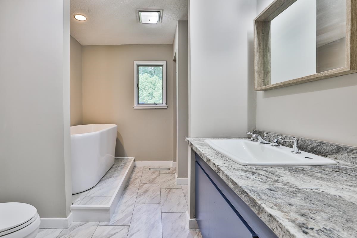 73 Averill Road Brookline, NH 03033 - Photo 6 of 38