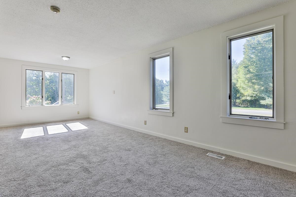 73 Averill Road Brookline, NH 03033 - Photo 7 of 38