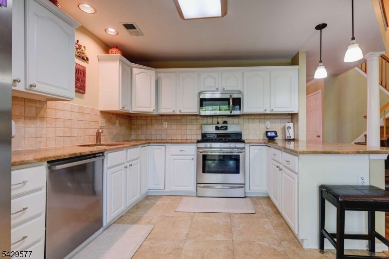 115 Constitution Way Bernards, NJ 07920 - Photo 11 of 31