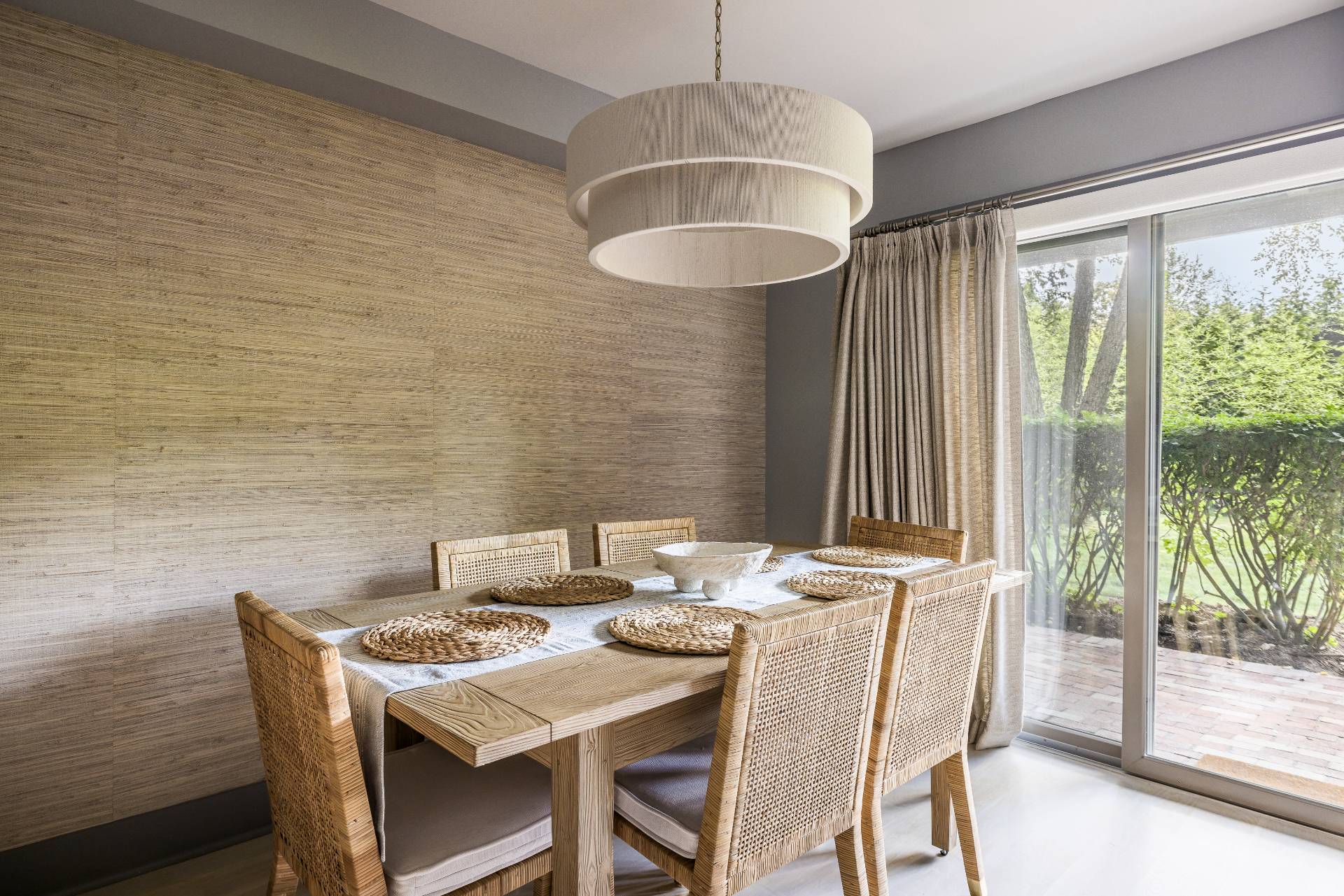 18 Bridge Street, Unit 3E Sag Harbor, NY 11963 - Photo 8 of 22 a dining room with furniture and window