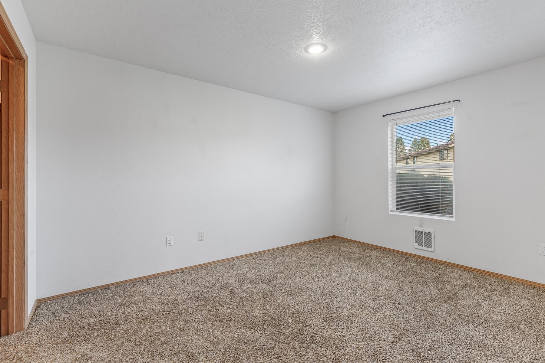 13219 East 31st Court Spokane, WA 99216 - Photo 7 of 29