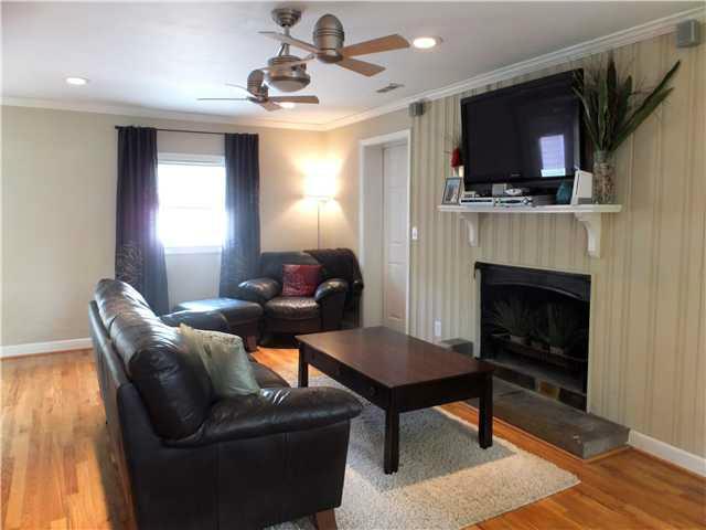 570 Chase Road Columbus, OH 43214 - Photo 3 of 16 Gallery Image 3