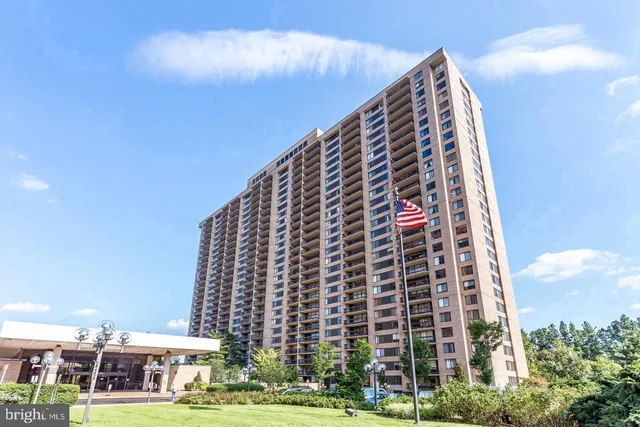 $2,750 | 3705 South George Mason Drive, Unit 2117S, Falls Church, VA 22041