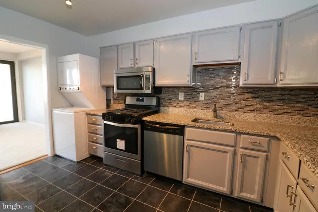 $2,750 | 3705 South George Mason Drive, Unit 2117S, Falls Church, VA 22041