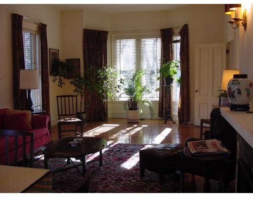 101 Upland Road Cambridge, MA 02140 - Photo 3 of 4 a living room with furniture