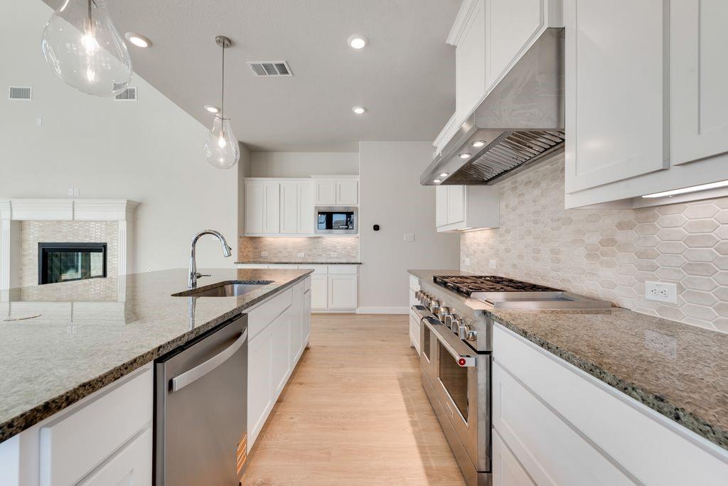 2704 Hartman Circle Mansfield, TX 76063 - Photo 11 of 40